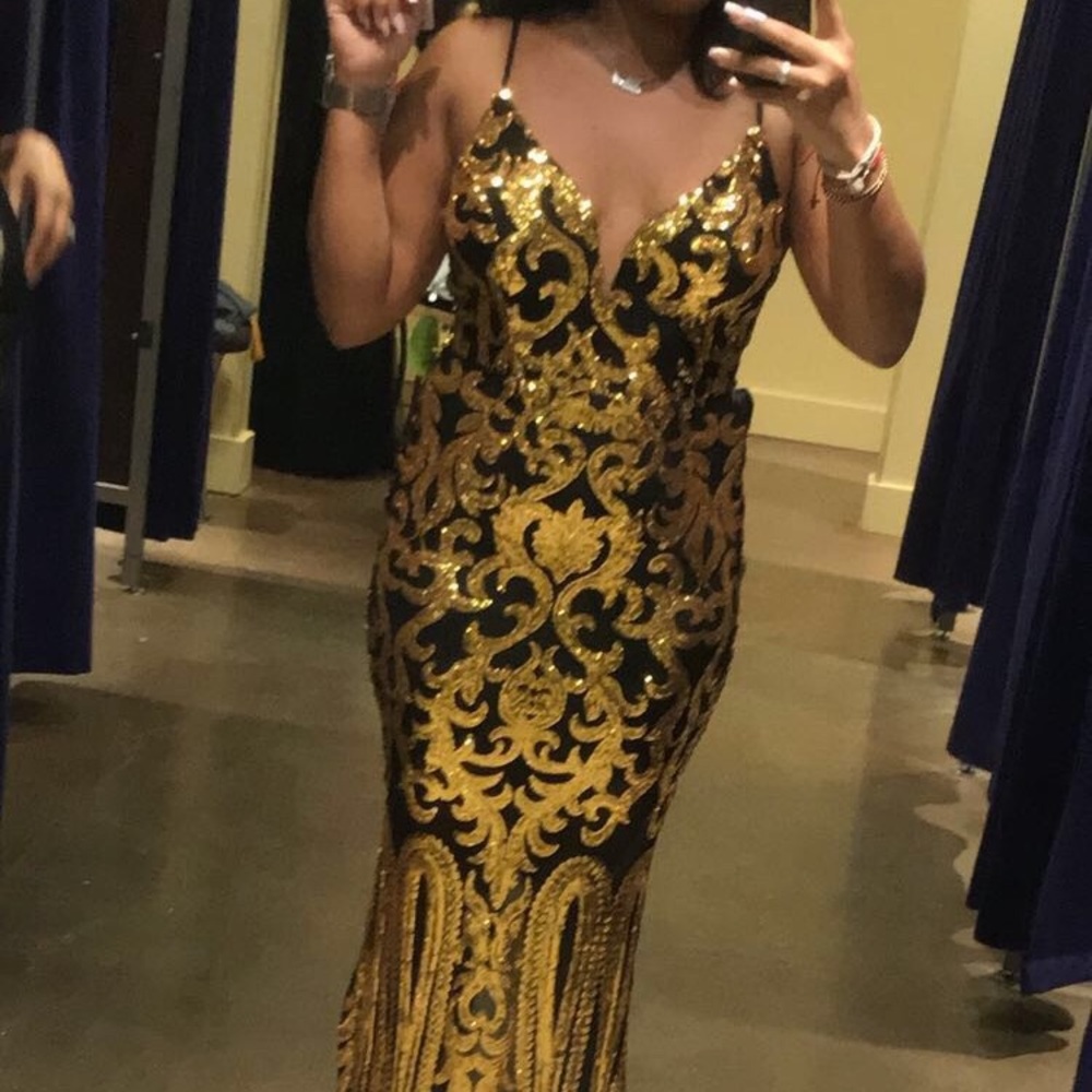 Beautiful Black & Gold Sequin Dress